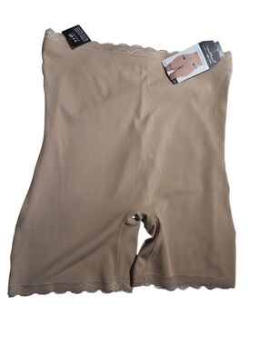Seamless Super High-Waist Shaping Short - Nude Size 3X NWT